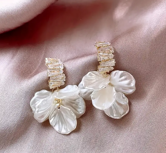 Sparkling Flower Design Earrings