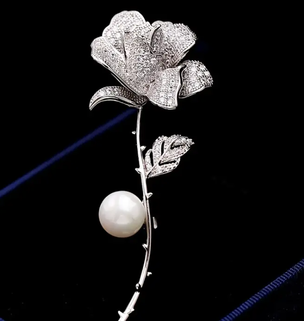 Luxury Flower With Faux Pearl Brooch Pin with Inlaid Zircon